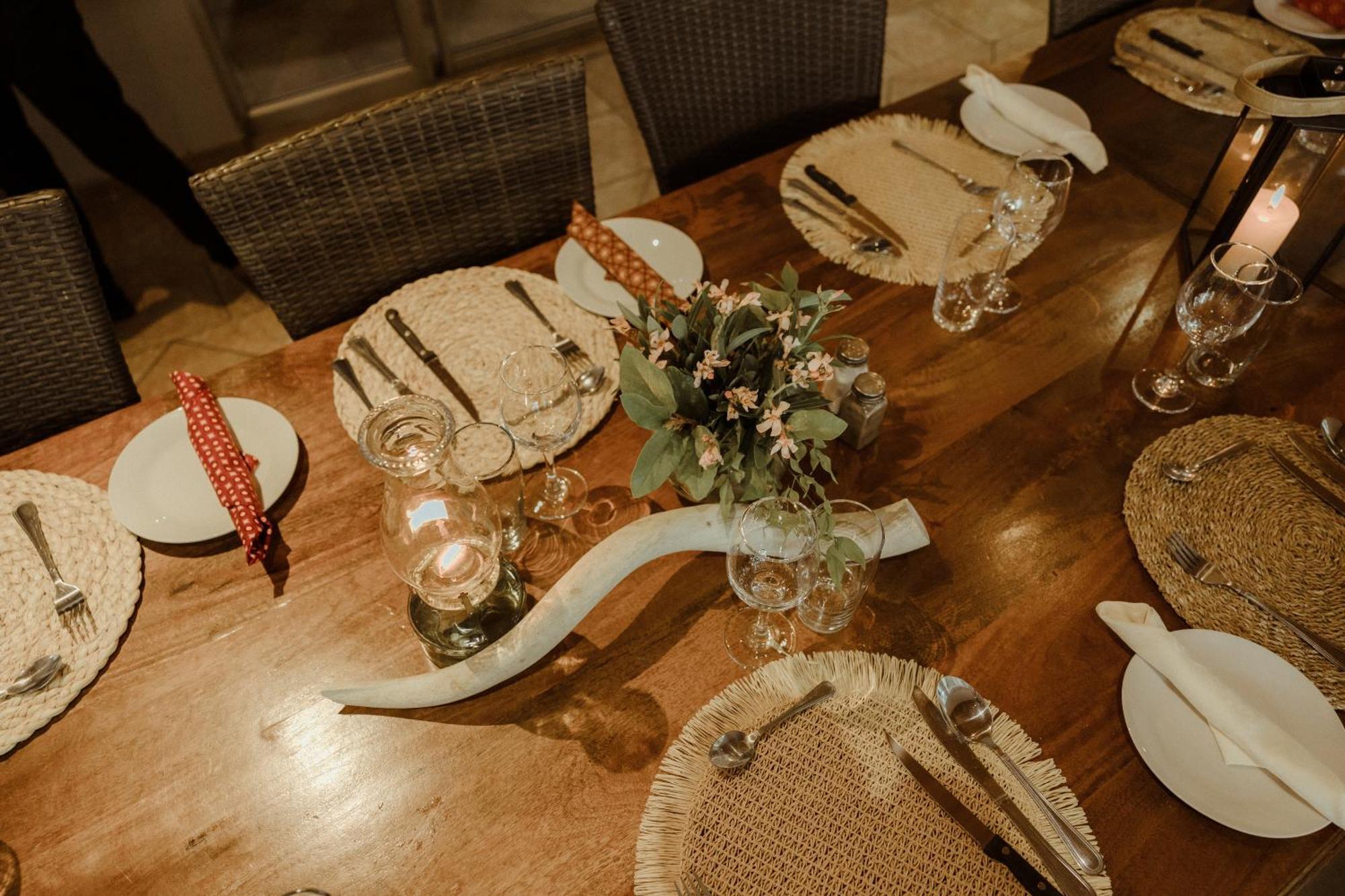 Out Of Africa Town Lodge โอชิวารองโก ภายนอก รูปภาพ