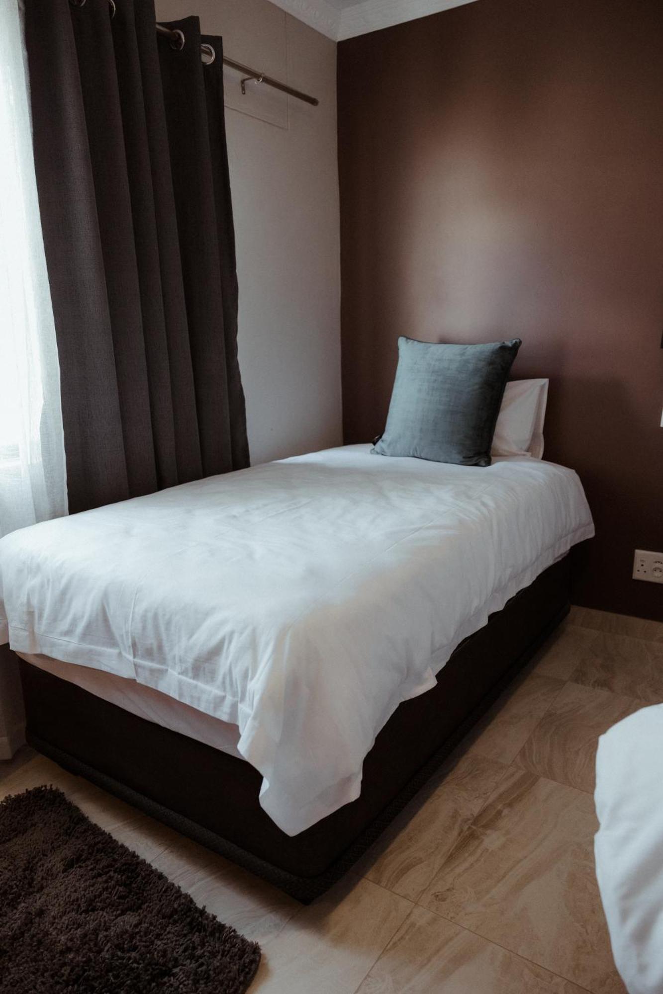 Out Of Africa Town Lodge โอชิวารองโก ภายนอก รูปภาพ