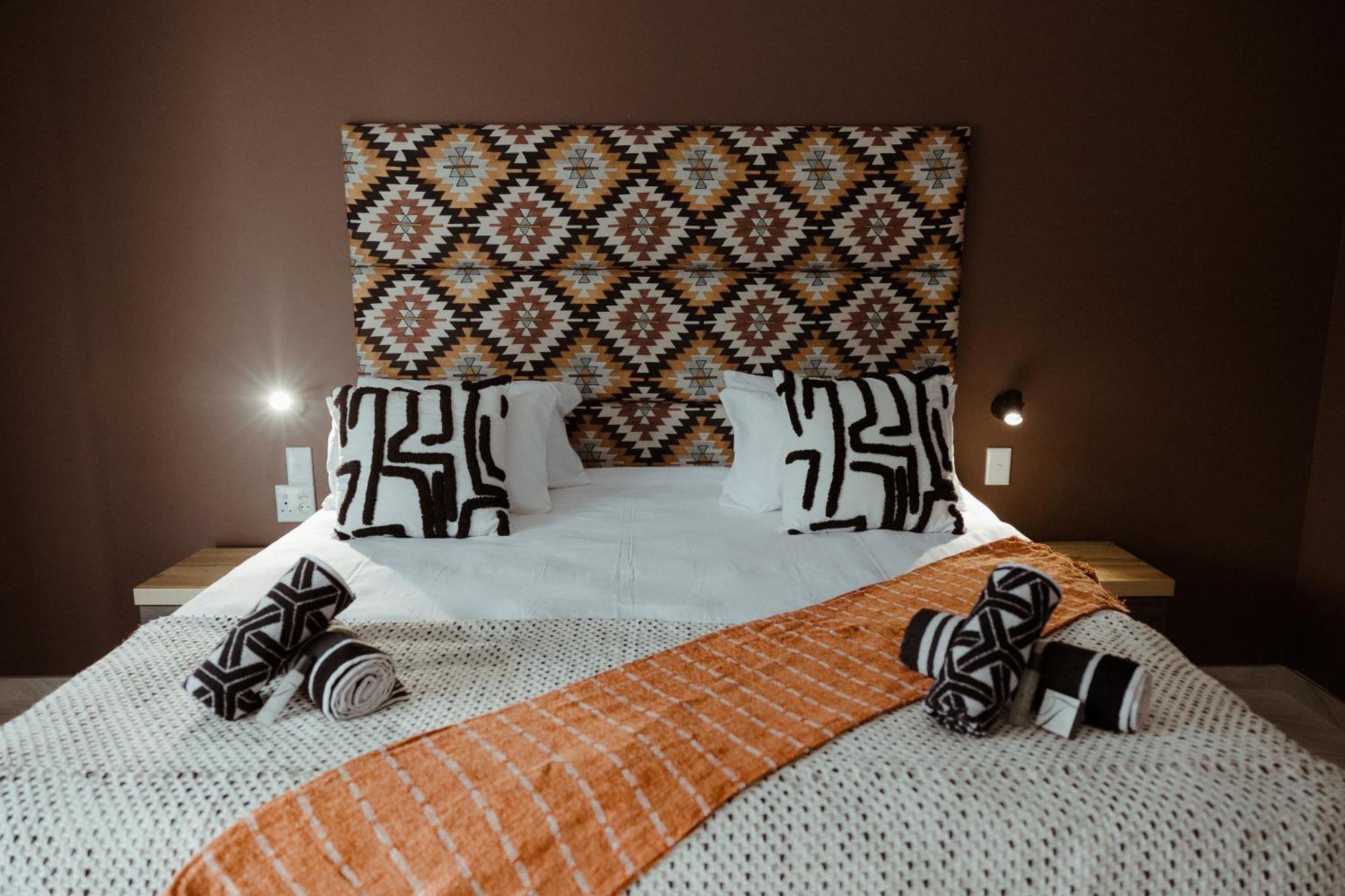Out Of Africa Town Lodge โอชิวารองโก ภายนอก รูปภาพ