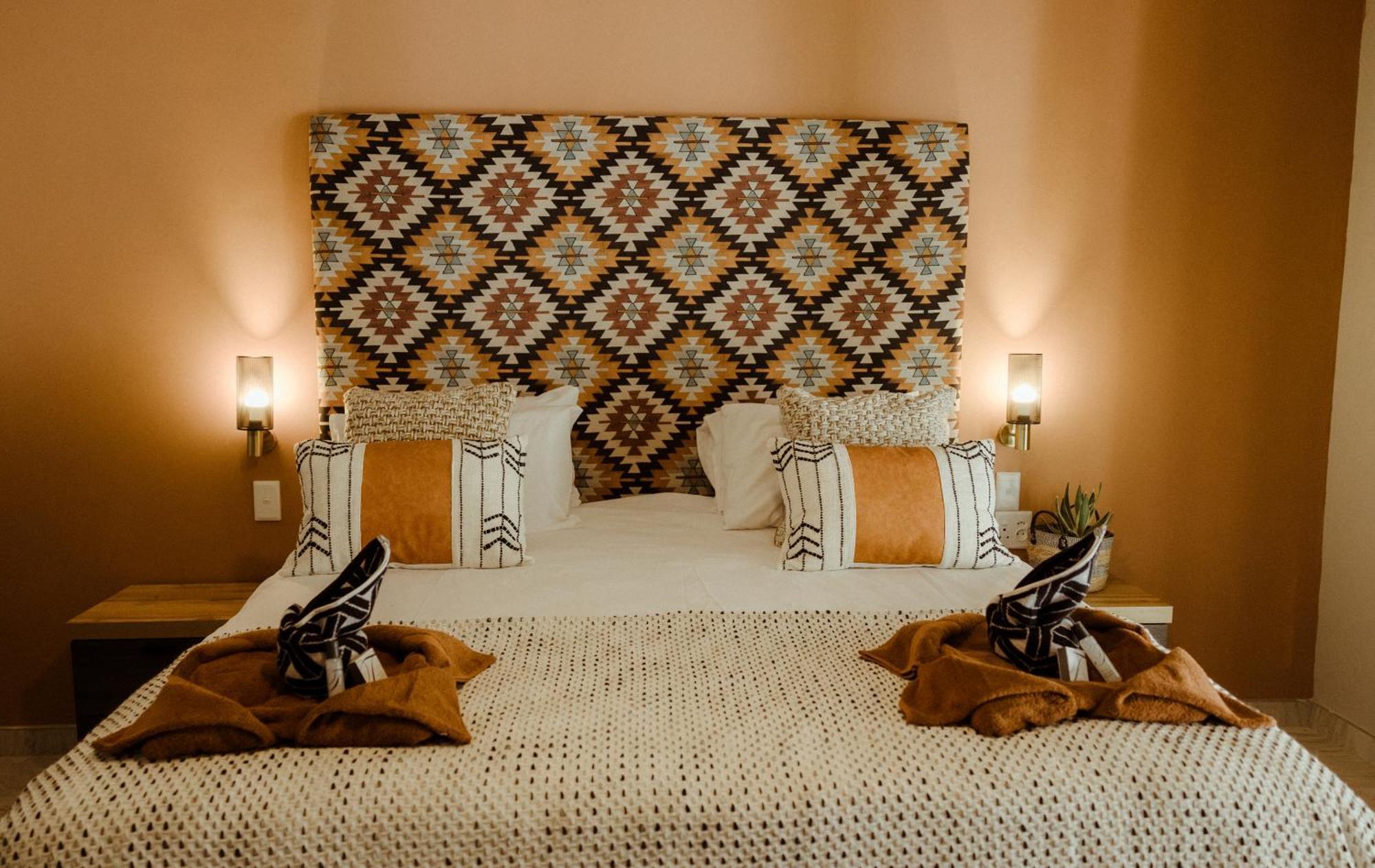 Out Of Africa Town Lodge โอชิวารองโก ภายนอก รูปภาพ